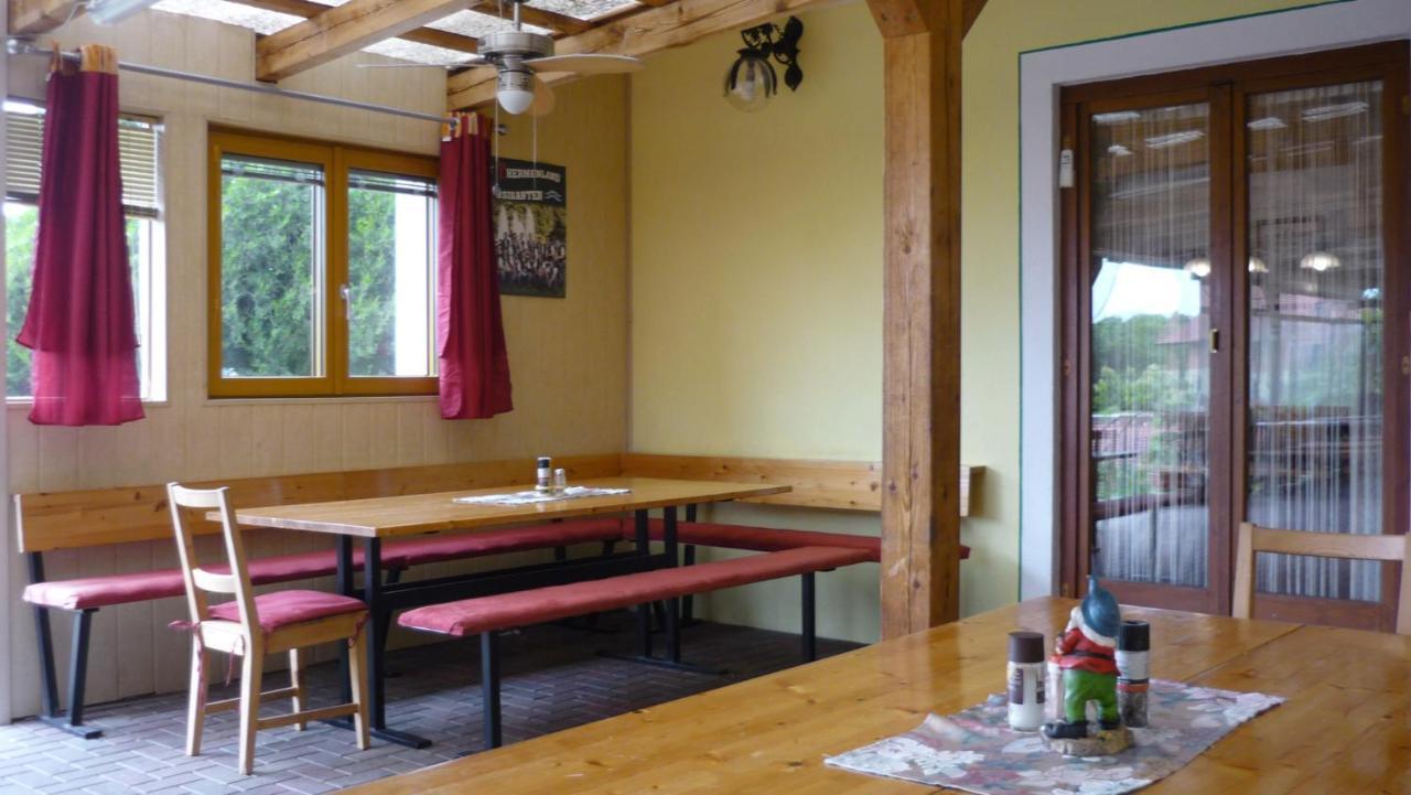 AlbrechtshoheGastehaus Raabアパートメント エクステリア 写真